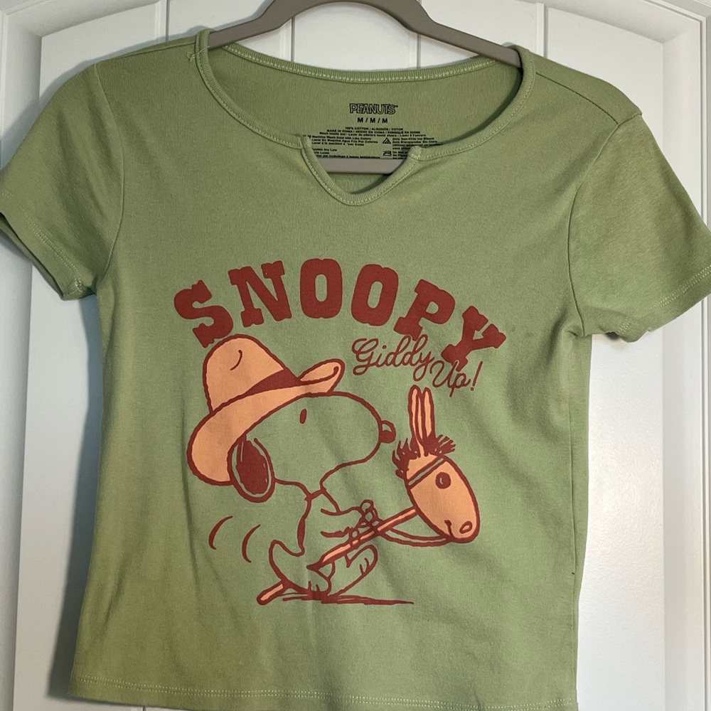 Peanuts Snoopy Olive Tee